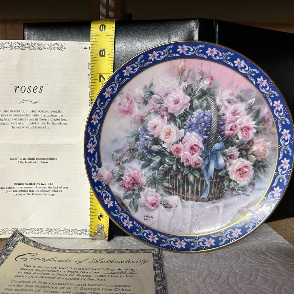Limited edition plate in Roses Lena Lui collection